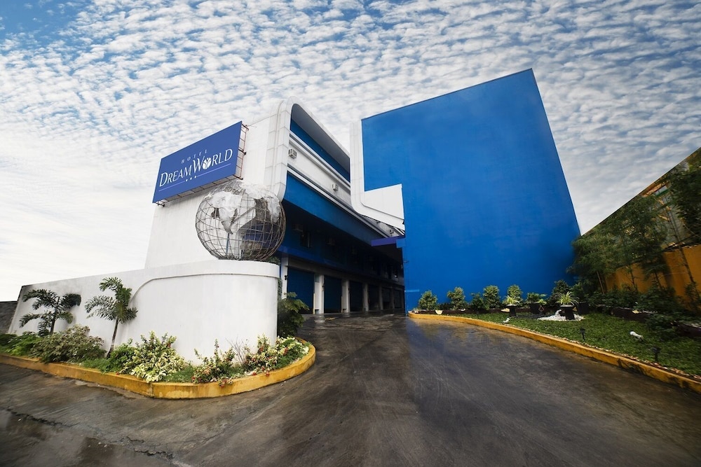 Hotel DreamWorld Las Pinas — hotel in Las Pinas