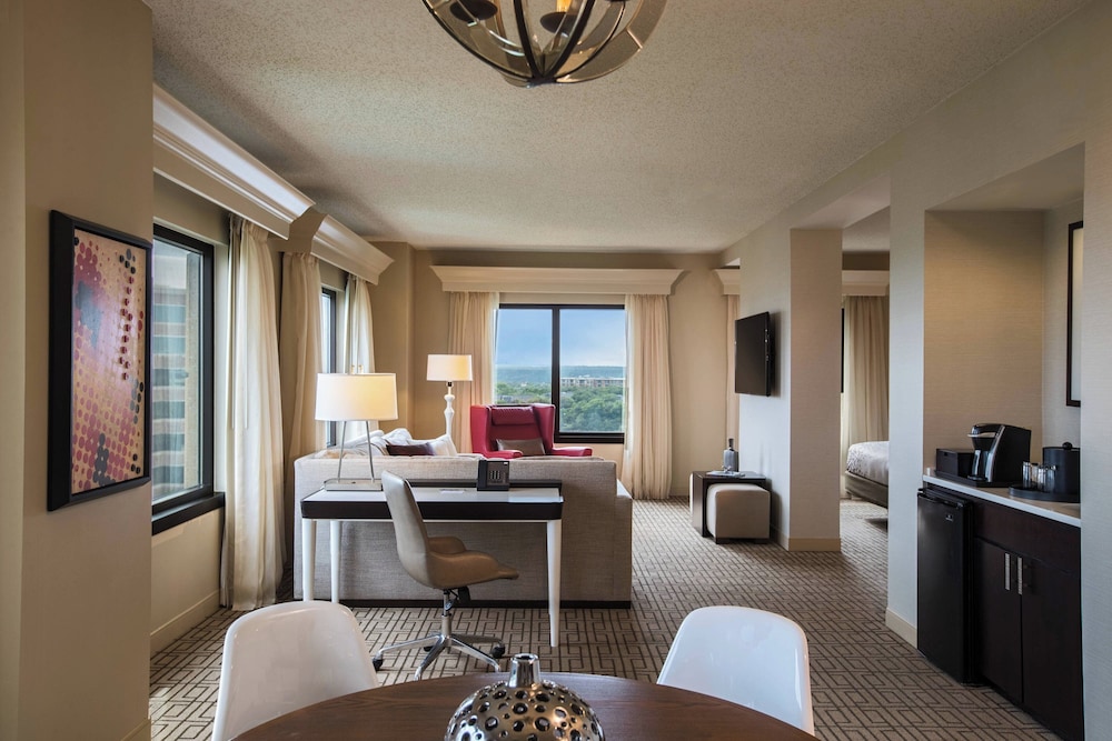 Renaissance Austin Hotel - photo 21