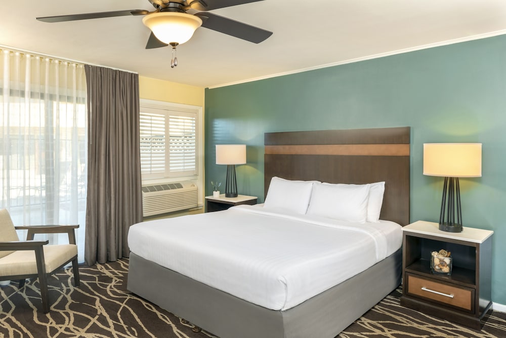 The Pierpont Inn - photo 2