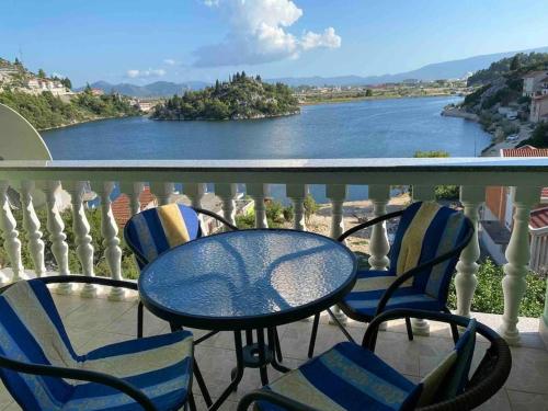 Lacus home with a view — 4-Star Luxury Hotel in Ploce, Croatia