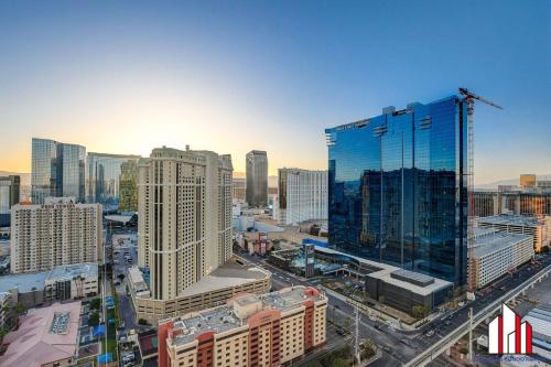 MGM Signature 28 705 F1 Track & Strip View Balcony