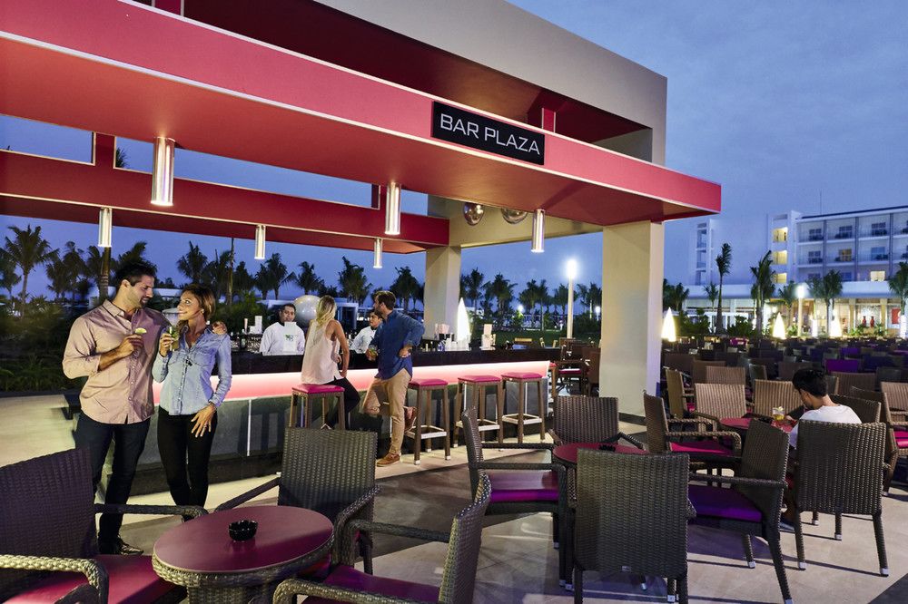 Hotel Bar