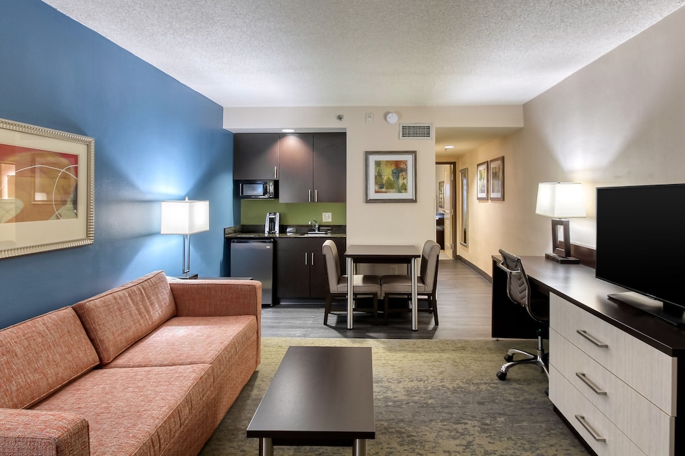 Holiday Inn Hotel & Suites Atlanta Airport North by IHG - photo 15