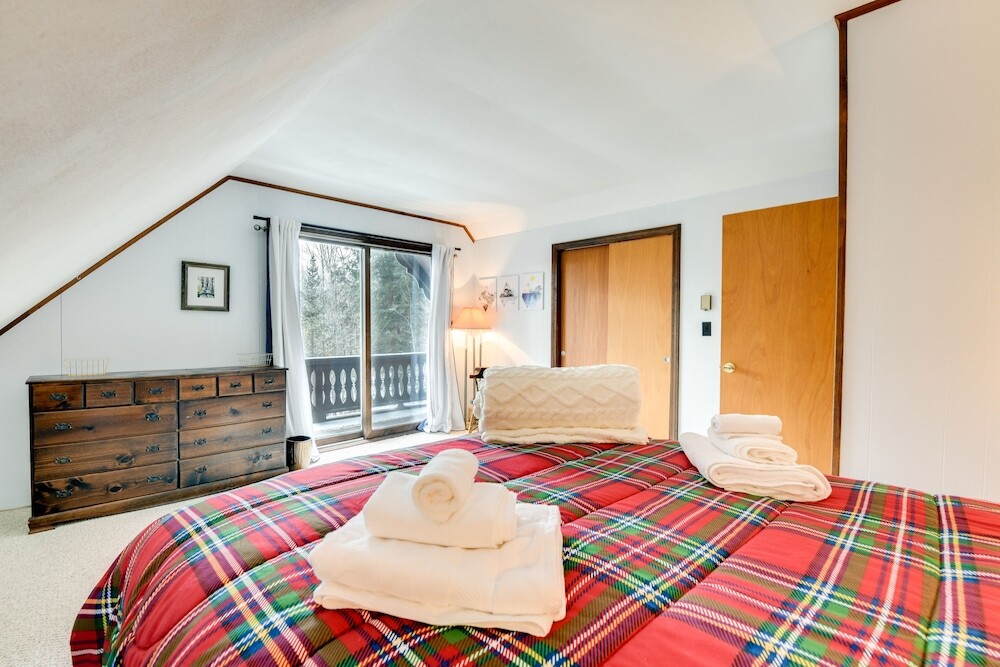 Pet friendly Home w Deck: 4 Mi to Jay Peak Resort - photo 4