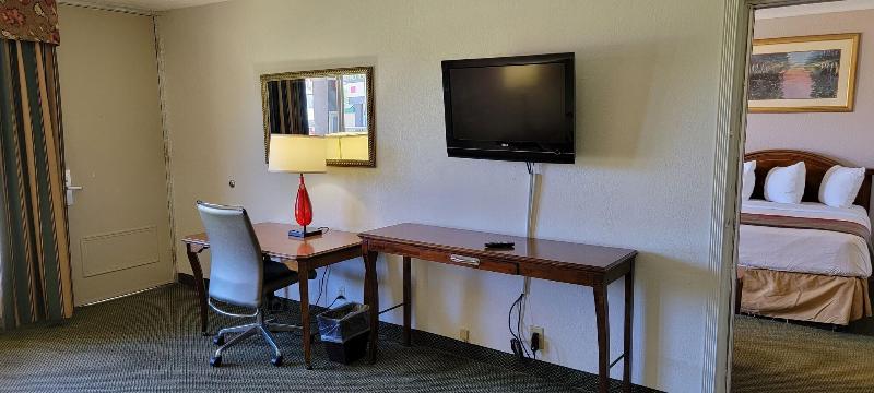 Ramada by Wyndham & Suites Warner Robins - photo 14