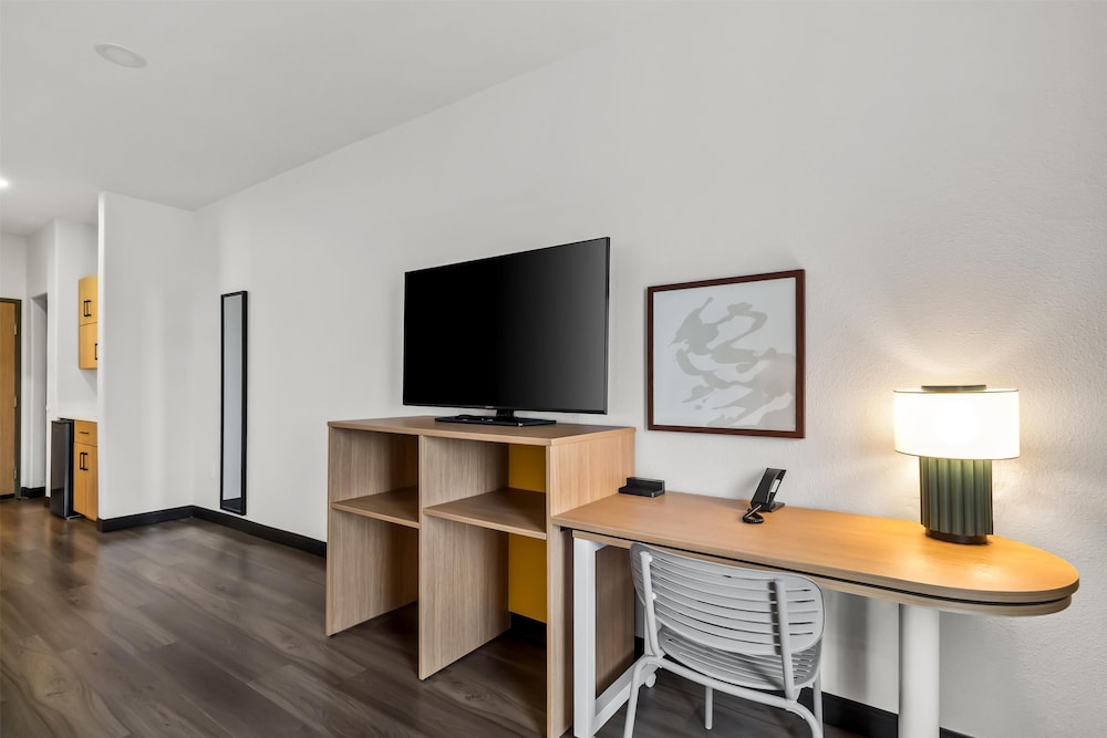 Spark By Hilton Houston Hobby Airport - photo 15
