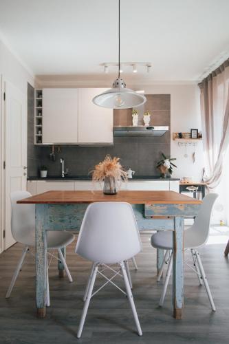 Rossanella's Home — 4-Star Luxury Hotel in Desenzano Del Garda, Italy