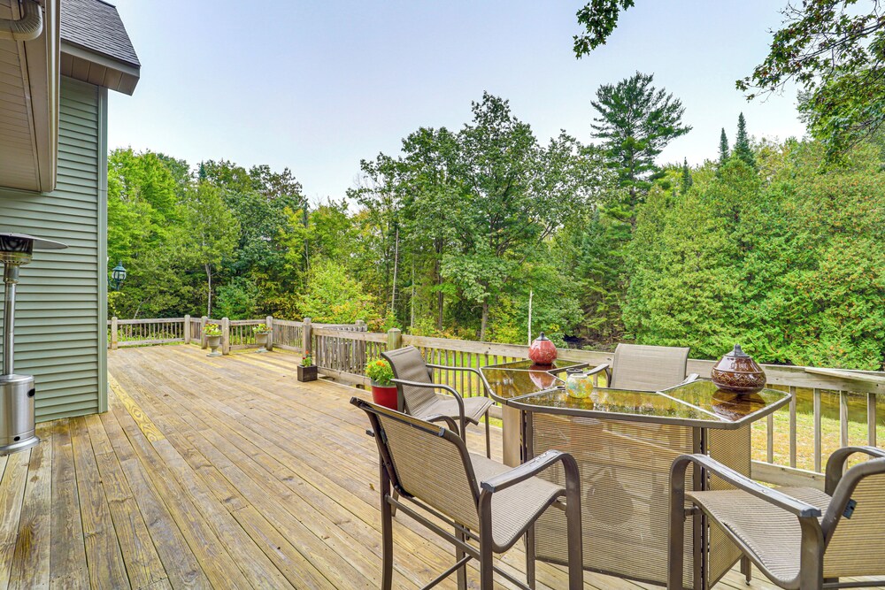 Stunning Riverfront Retreat in Northern Michigan in American Fork, United States