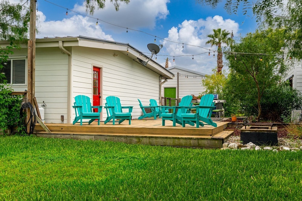 Knot A Care by Miss Kitty s in Rockport, United States