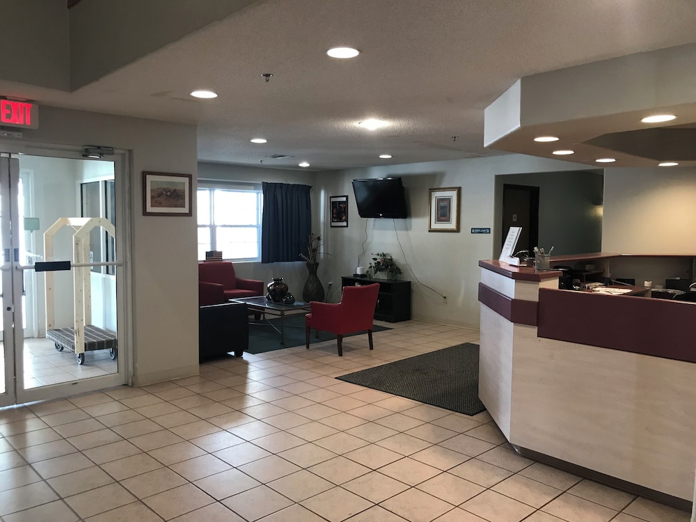 Chadron Inn & Suites - photo 3