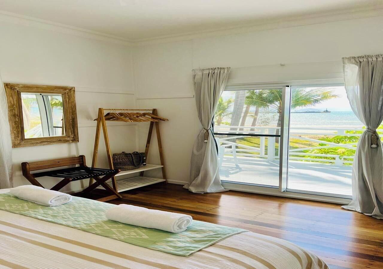 On the Beach Seaview's Bowen Beach House — 4-Star Luxury Hotel in Bowen, Australia