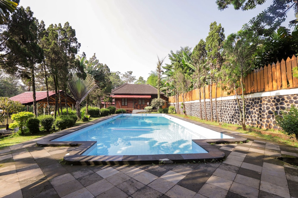 OYO 735 New Panjang Jiwo Resort