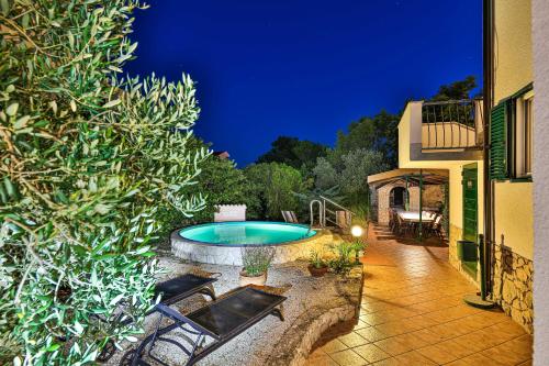 Apartment Antonio — 4-Star Luxury Hotel in Sibenik, Croatia