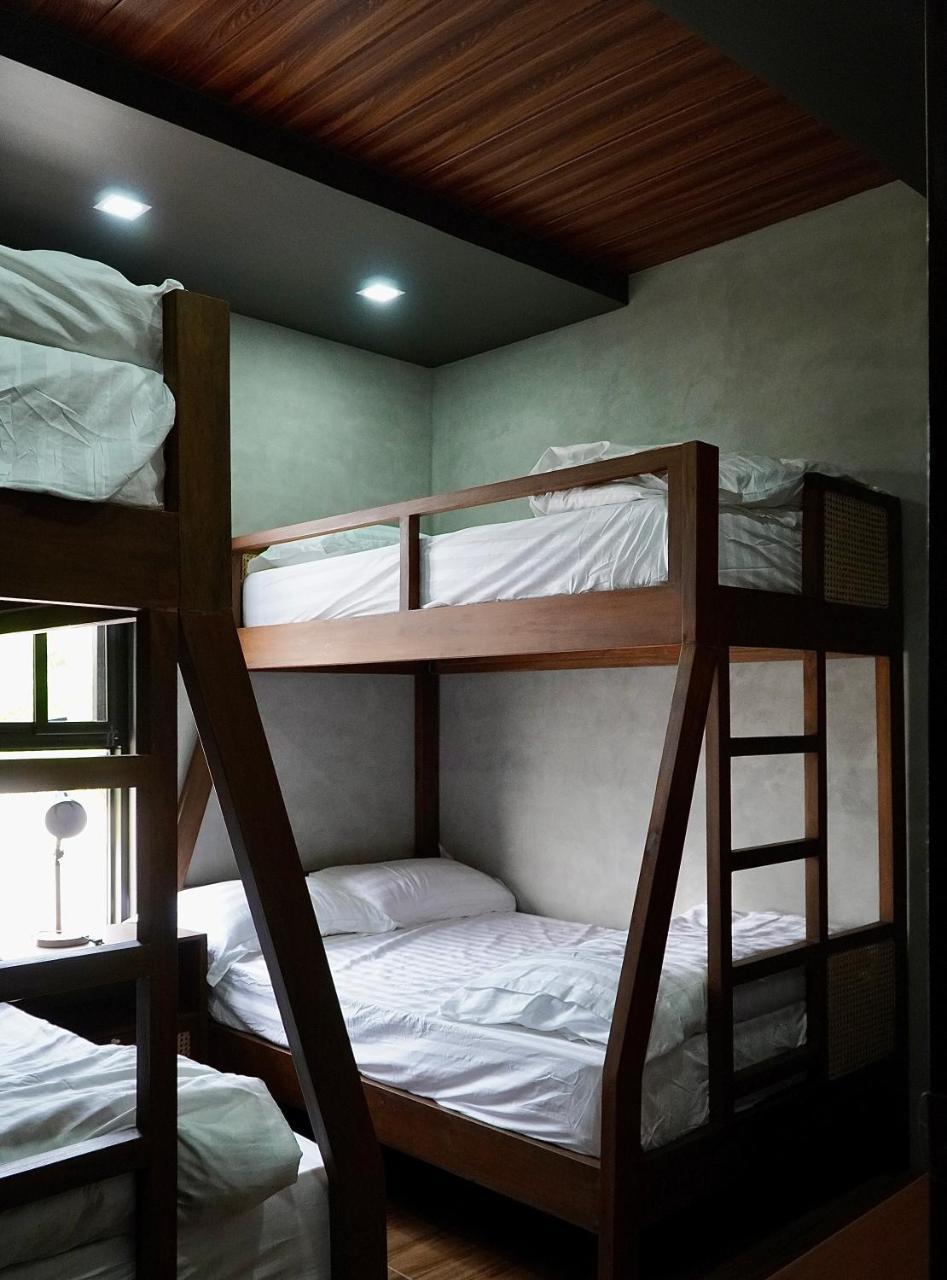 Eves Point Private Villa 20348466 — Guagua