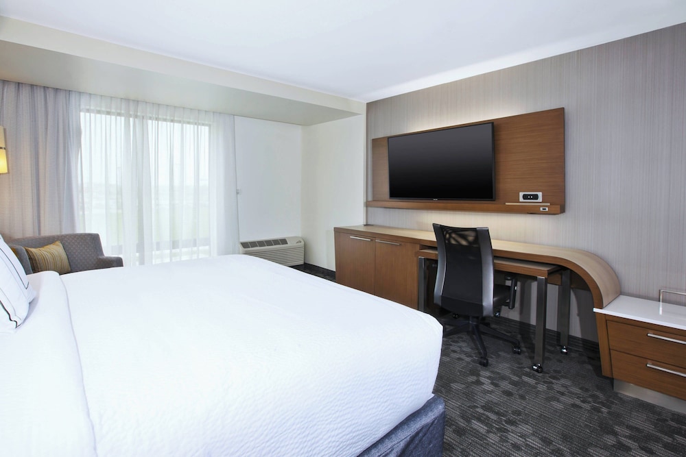 Courtyard by Marriott St. Joseph Benton Harbor - photo 14
