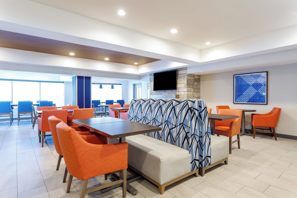 Holiday Inn Express & Suites Lancaster by IHG - photo 73