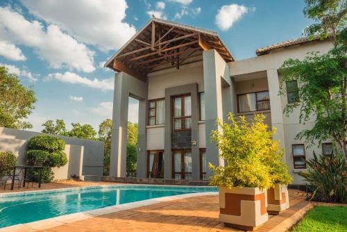 Tamboti Guest Lodge — 4-Star Luxury Hotel in Pretoria, South Africa