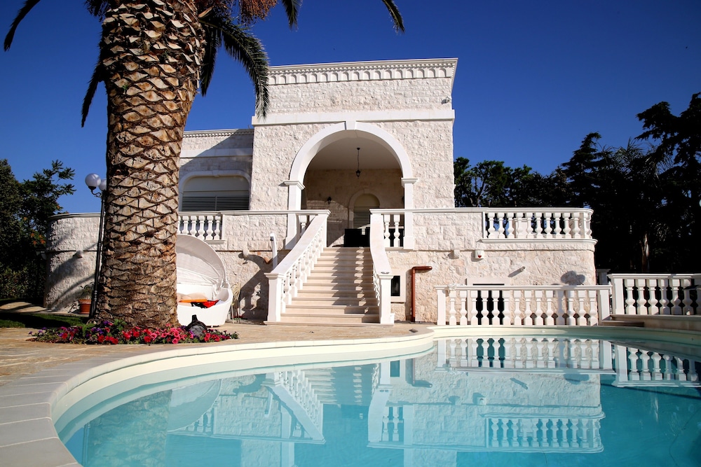 Villa Angelina — 4-Star Luxury Hotel in Fasano, Italy
