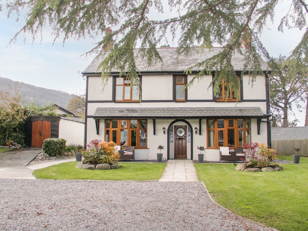 Y Gorlan - carbon neutral hotel in Conwy
