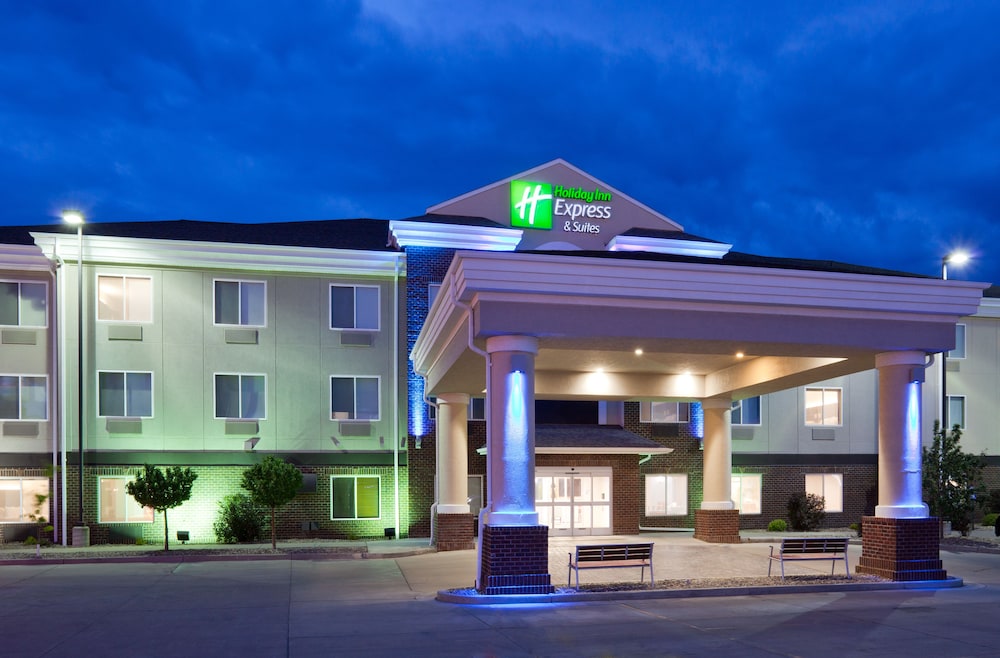 Holiday Inn Express Hotel & Suites Dickinson by IHG - photo 46