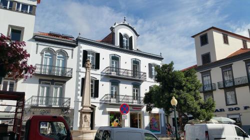 Edificio Charles 102 — 4-Star Luxury Hotel in Funchal, Portugal