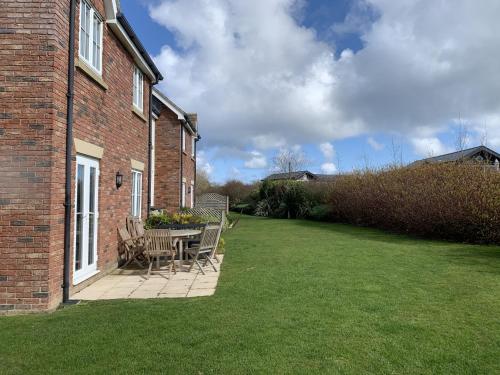 Anchors Away at The Bay Filey sleeps 7 2 dogs welcome for free too