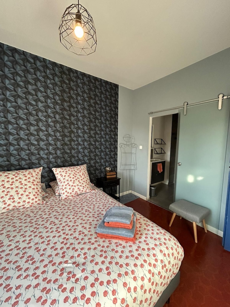 Effets Personnels in Orange, France