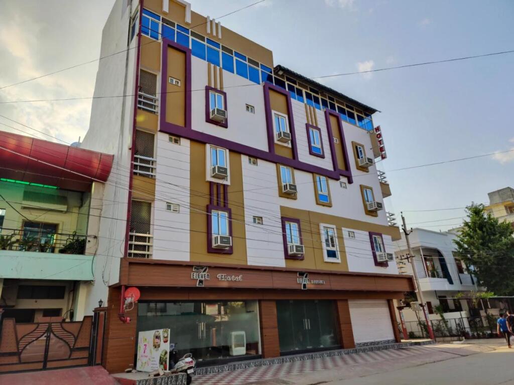 Hotel 7 - carbon neutral hotel in Kota