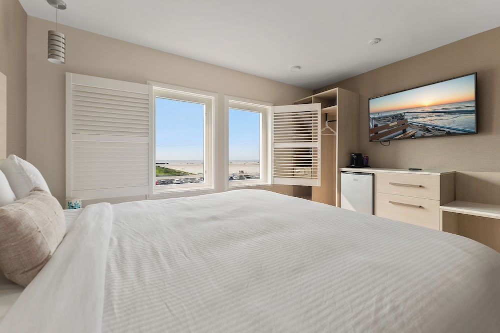 Oceanic Hotel - photo 16