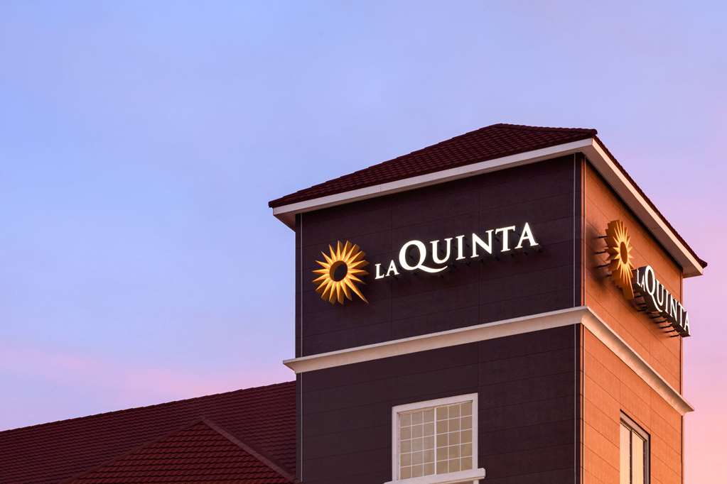 La Quinta Inn & Suites by Wyndham Dumas - photo 3