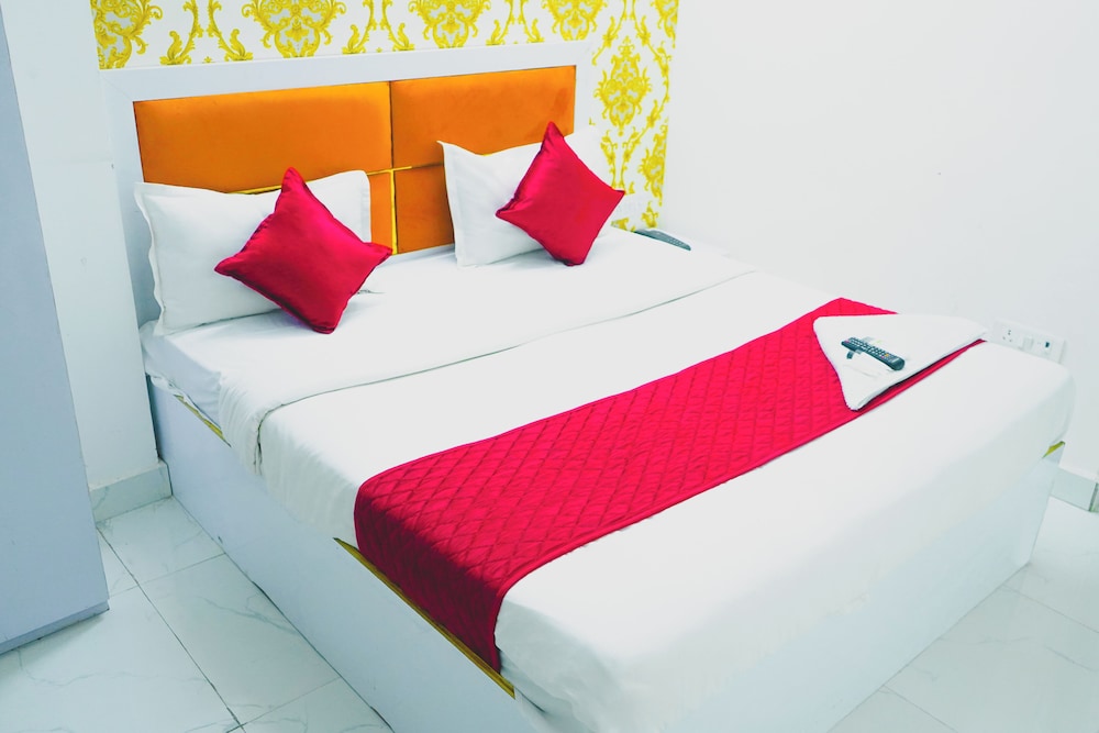 Roomshala 115 Satguru Residency in Ghaziabad, India