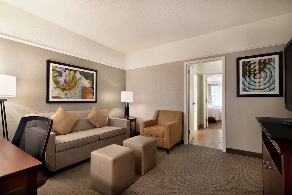 Embassy Suites by Hilton Brunswick - photo 6