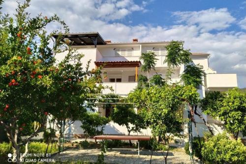 Apartments by the sea Rab 20222 — 4-Star Luxury Hotel in Rab, Croatia
