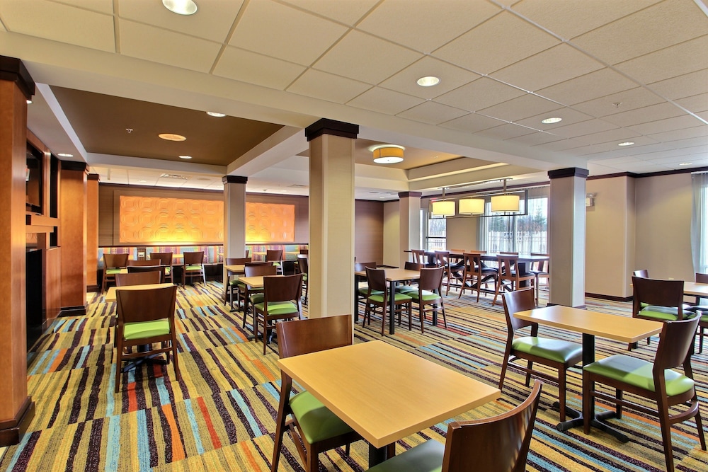 Fairfield Inn & Suites by Marriott Milwaukee Airport - photo 74