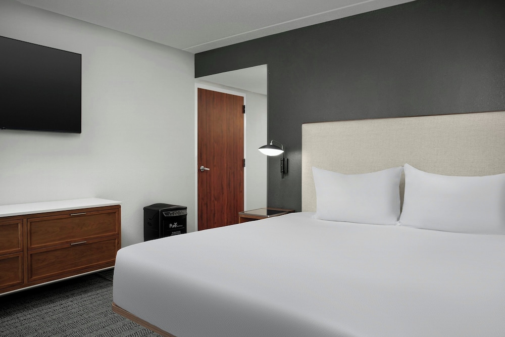 Courtyard by Marriott Bloomington - photo 11
