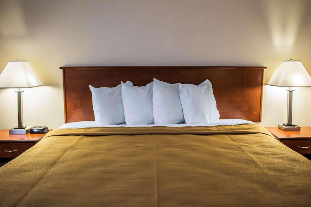 Baymont by Wyndham Youngstown - photo 8