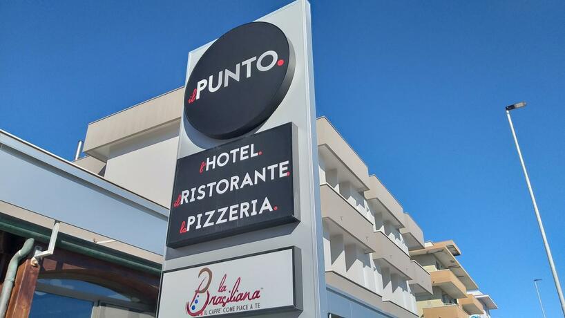 Hotelristorante Il Punto — hotel in Marotta