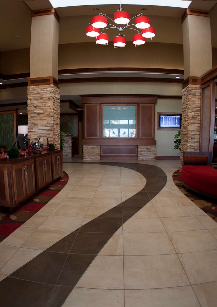 Hilton Garden Inn Milwaukee Airport - photo 8