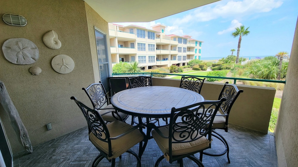 Desoto Beach Club 1 Tybee Vacation Rentals — 4-Star Luxury Hotel in Tybee Island, United States