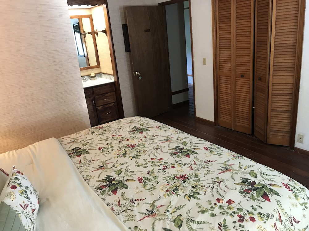 Hale Maluhia Country Inn - photo 17