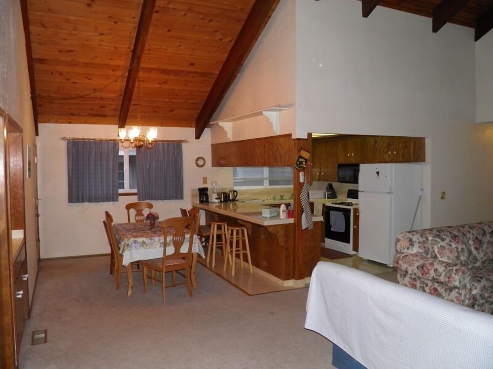 835 Paloma Ave. - photo 8