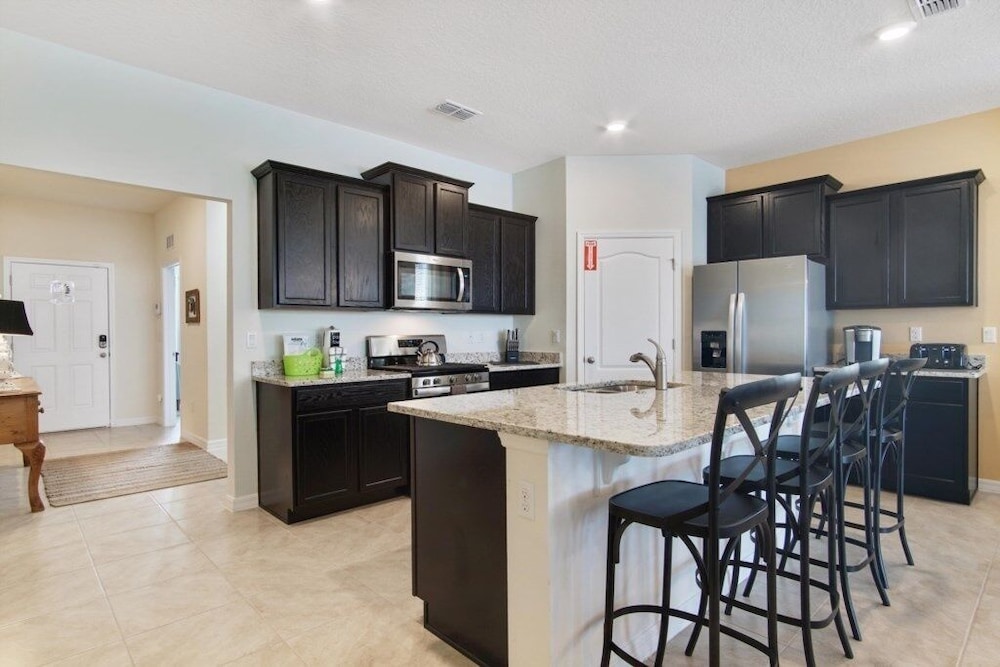 Welleroaks at Solterra Resort by Shine Villas - photo 8