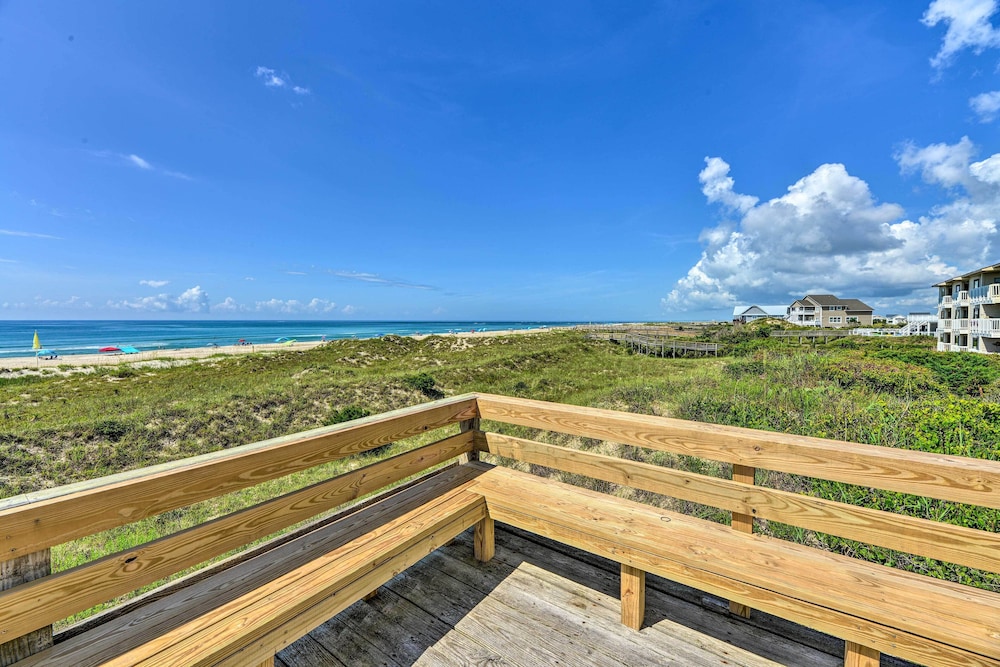 Point Emerald Resort Retreat: Walk to Beach — hotel in Emerald Isle
