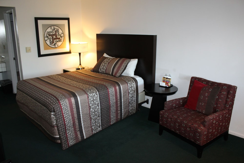 Cougar Land Motel - photo 19