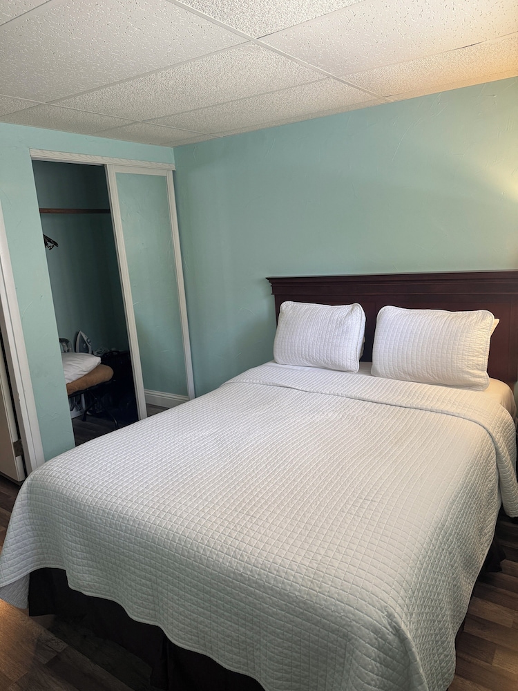 Carmel Resort Inn - photo 26