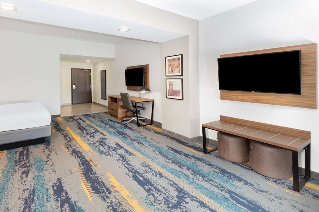 La Quinta Inn & Suites by Wyndham Texas City I 45 - photo 15