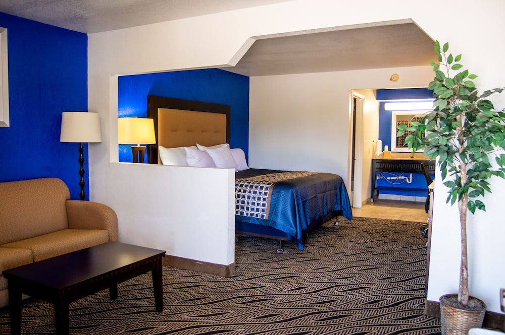 Blue Jay Inn and Suites - photo 8