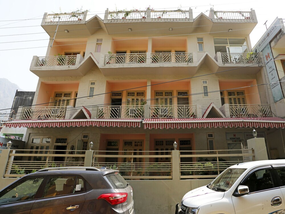 OYO Rooms 063 Tapovan Badrinath Marg - carbon neutral hotel in Rishikesh