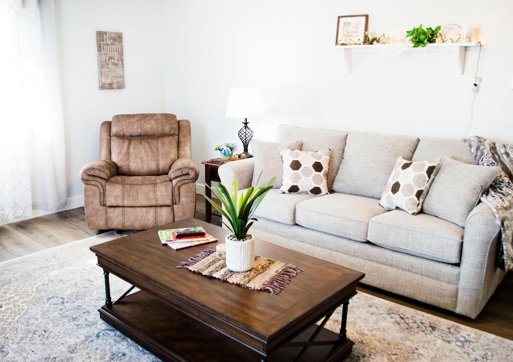 Farm Country Amish Country Newly Renovated in Middlebury, United States