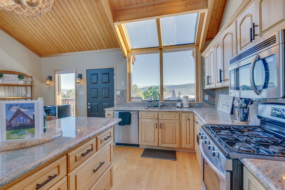 3 Mi to Ski Resort: Spacious Angel Fire Retreat - photo 5
